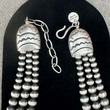 Load image into Gallery viewer, Triple Strand Navajo Pearl Statement Necklace