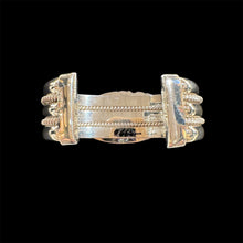 Load image into Gallery viewer, Spiny Oyster Shell Cuff by Artie Yellowhorse