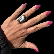 Load image into Gallery viewer, White Buffalo Ring, Size 7
