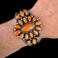 Load image into Gallery viewer, Orange Spiny Oyster Shell Cluster Cuff, Size 6.75
