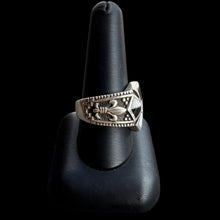 Load image into Gallery viewer, Inlay Ring by David Rosales, Size 10
