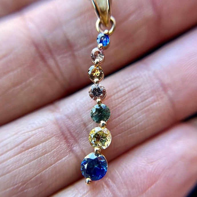 Montana Sapphire River Bend Pendant in Yellow Gold