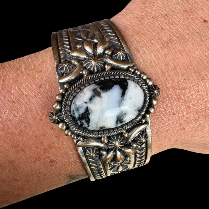 White Buffalo Bracelet, Size 6.75”